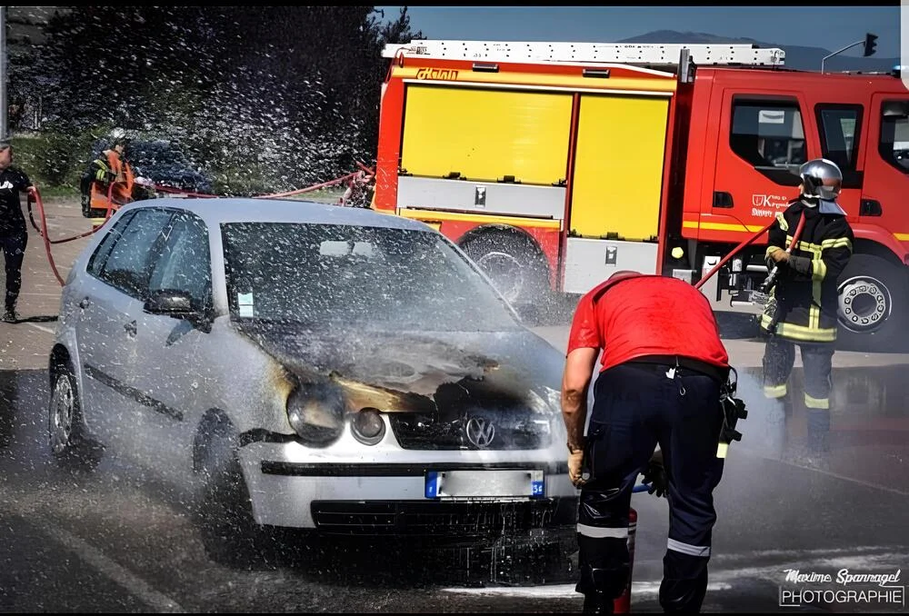 Photo d'intervention sur un feu de voiture